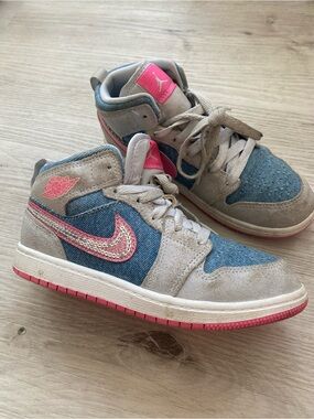 Nike Kids Mid-Top Sneakers in Blue, Pink and Gray